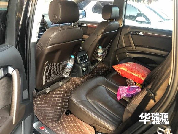 假如拥有奥迪Q7还撩不到小姐姐的话，那你要认真考虑考虑我们的长相问题了