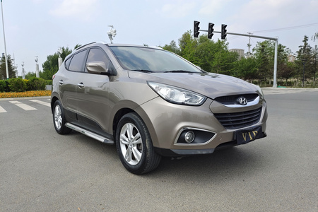 朝阳二手现代ix35 2010款 2.0 新锐版 GL 2WD MT